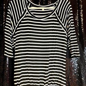 Elegant Black and White Striped Long Sleeve Top